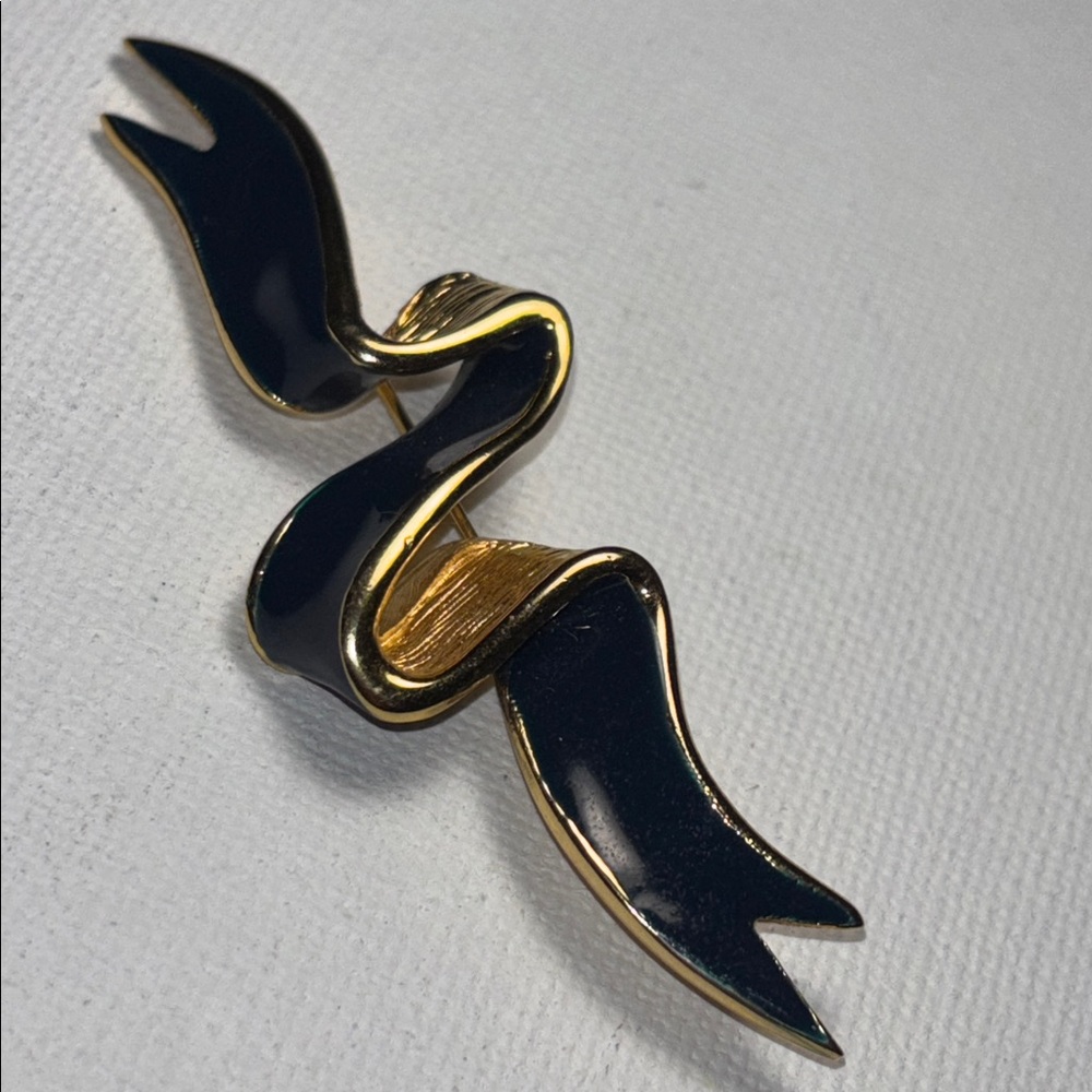 2 Brooches for 30
3” Ribbon Banner Brooch/Pin Navy Enameled With Gold Tone